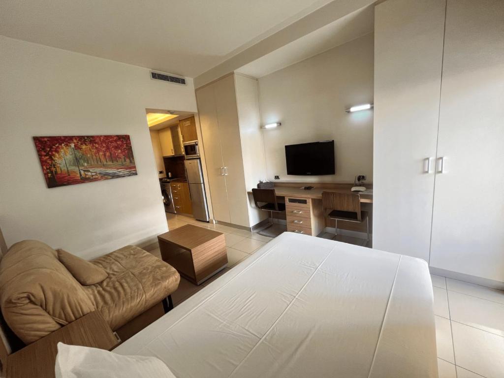 Kevens Single Room with Gym and Bar photo 4