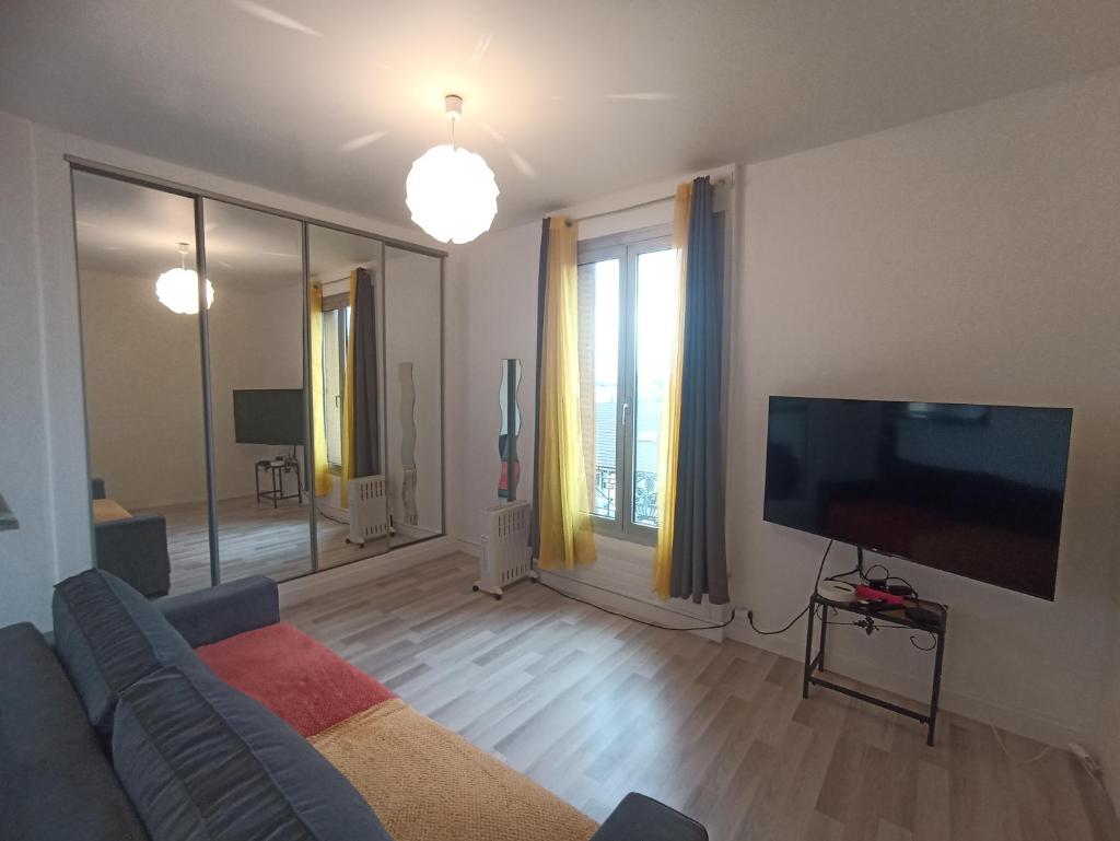 Grand studio cosy calme photo 3