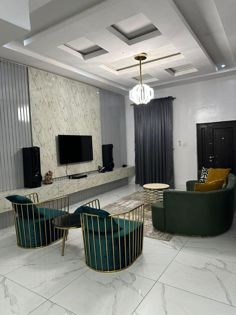 Affordable luxury 3bed apartment photo 2