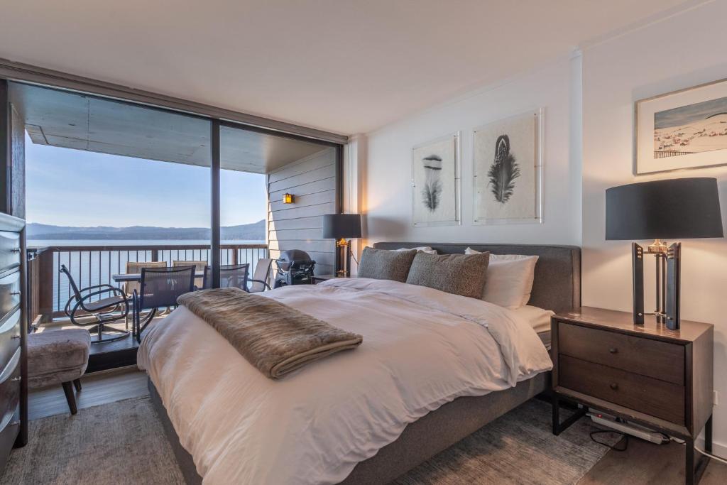 Luxurious Lakefront Condo with Lake Views in Brockway Springs Resort Close to Slopes photo 4