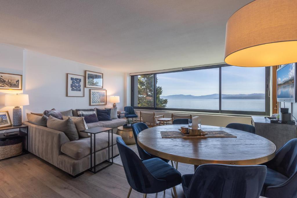 Luxurious Lakefront Condo with Lake Views in Brockway Springs Resort Close to Slopes photo 2
