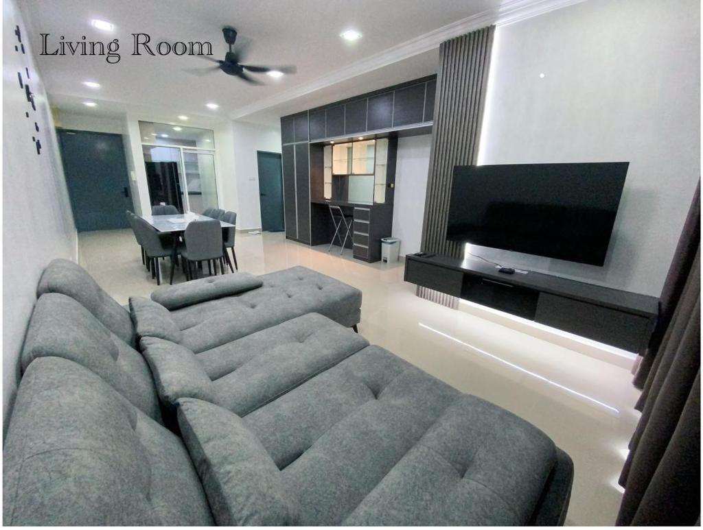 Sandakan Ijm pool view condo