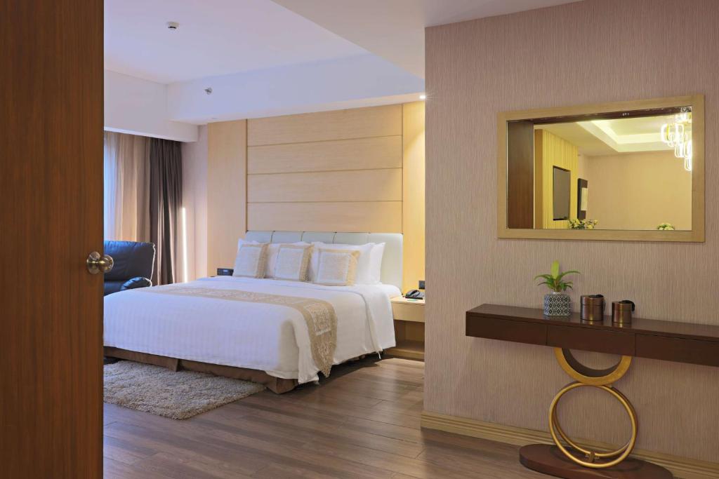 Best Western Plus Metro Clark photo 1