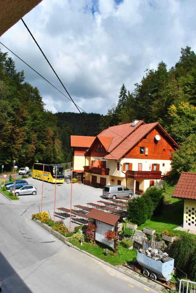 Pri Vidrgarju photo 1