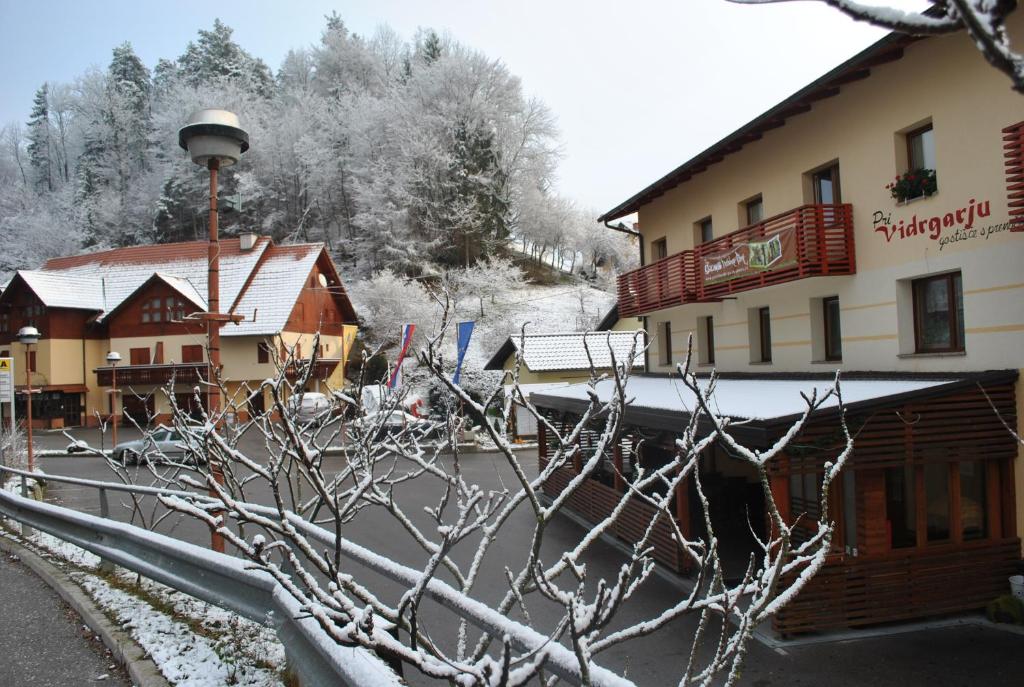 Pri Vidrgarju photo 3
