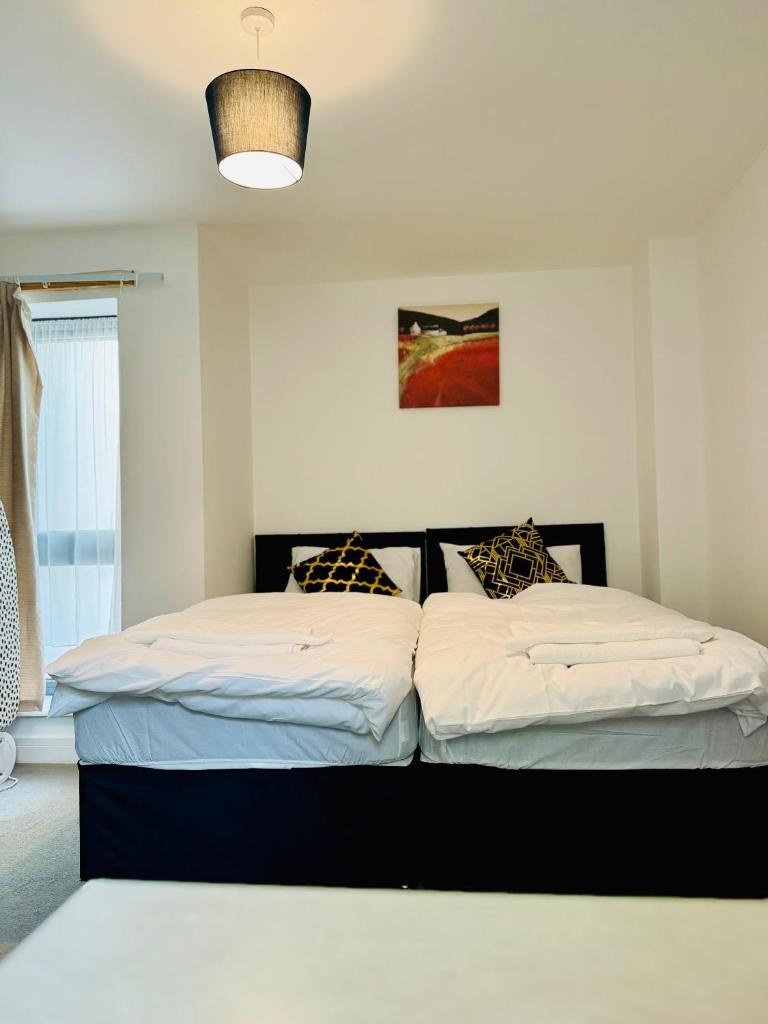 Town Centre Modern 1 Bed 1 Bath Apartment at Potter House by Lord Property photo 4