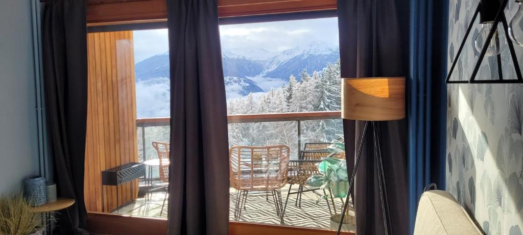 L'AvantGardiste, Spacious 6 bedroom panoramic view photo 2
