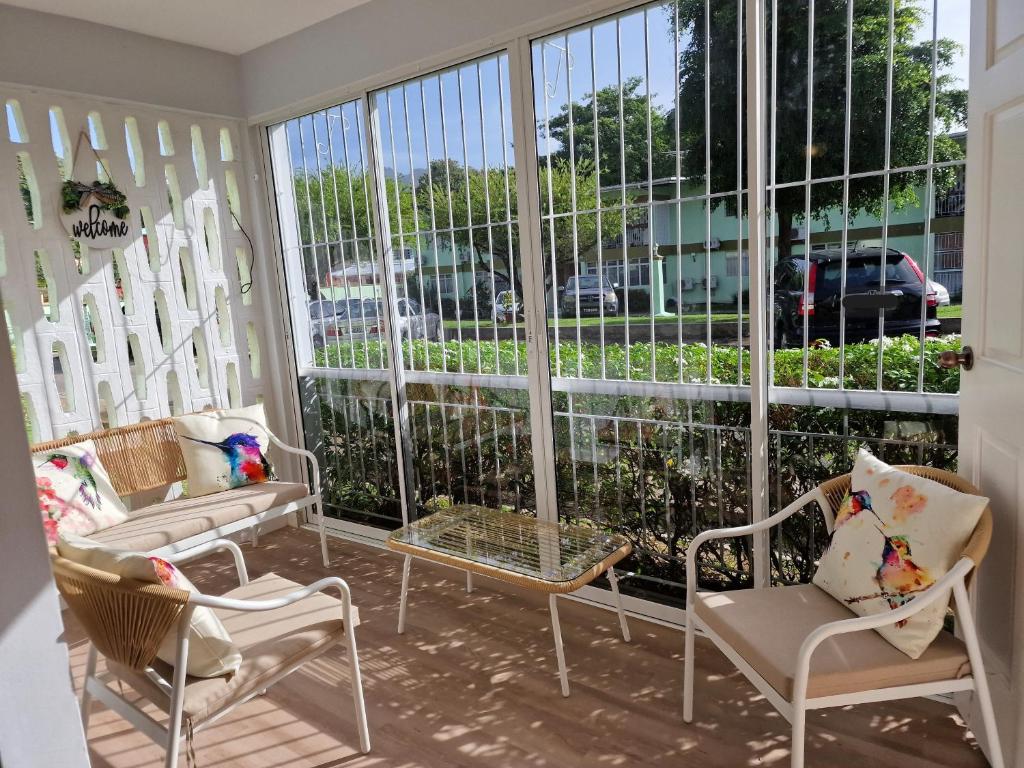2 Bed, parking, gated, modern