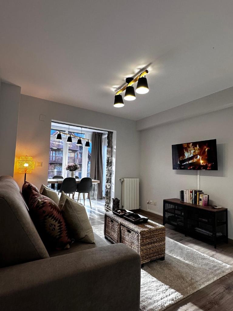 Precioso apartamento con vistas a pistas y garaje photo 4