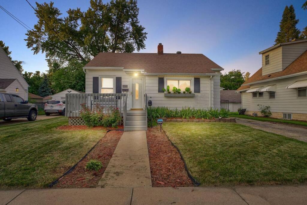 Cozy 2 Bd Home - 5 min to Mayo - Free Parking