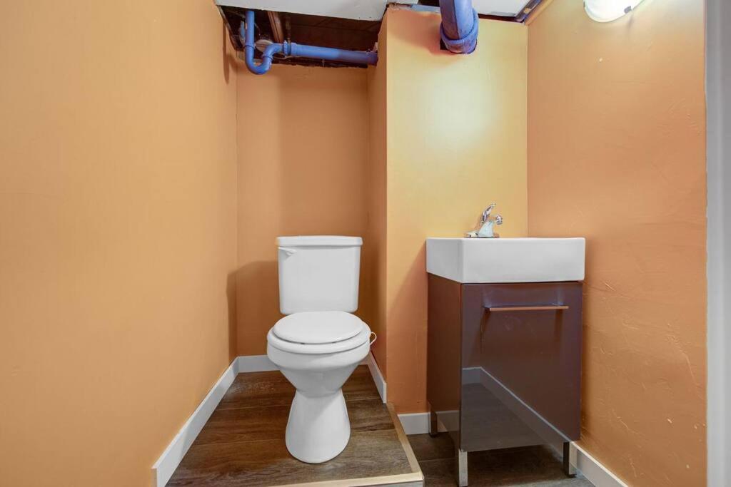 Cozy 2 Bd Home - 5 min to Mayo - Free Parking photo 2