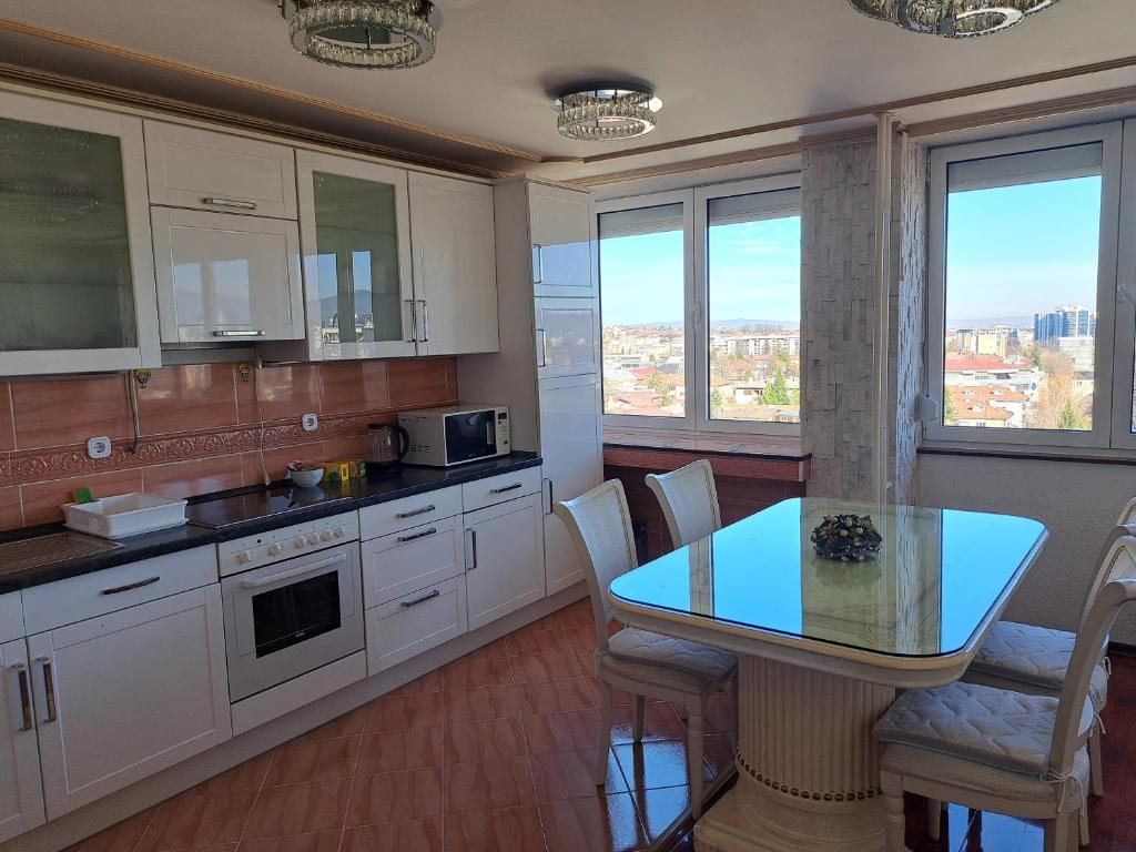 City View Apartment photo 1