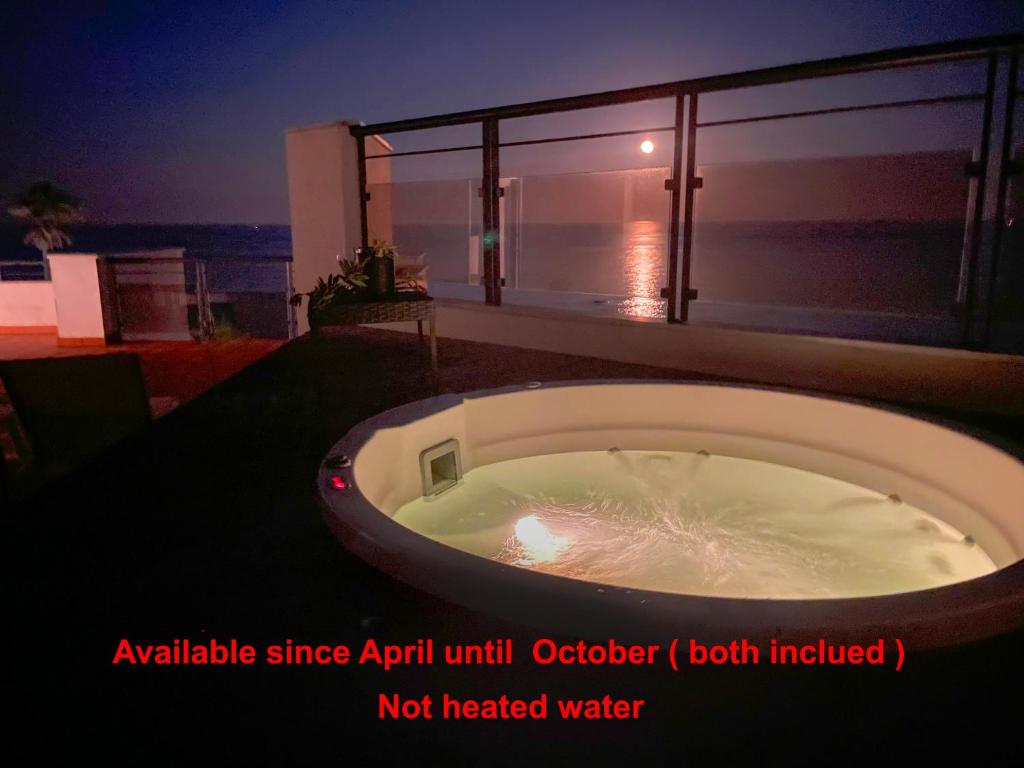 Exclusive luxury frontline beach penthouse Casares del mar - Estepona photo 4