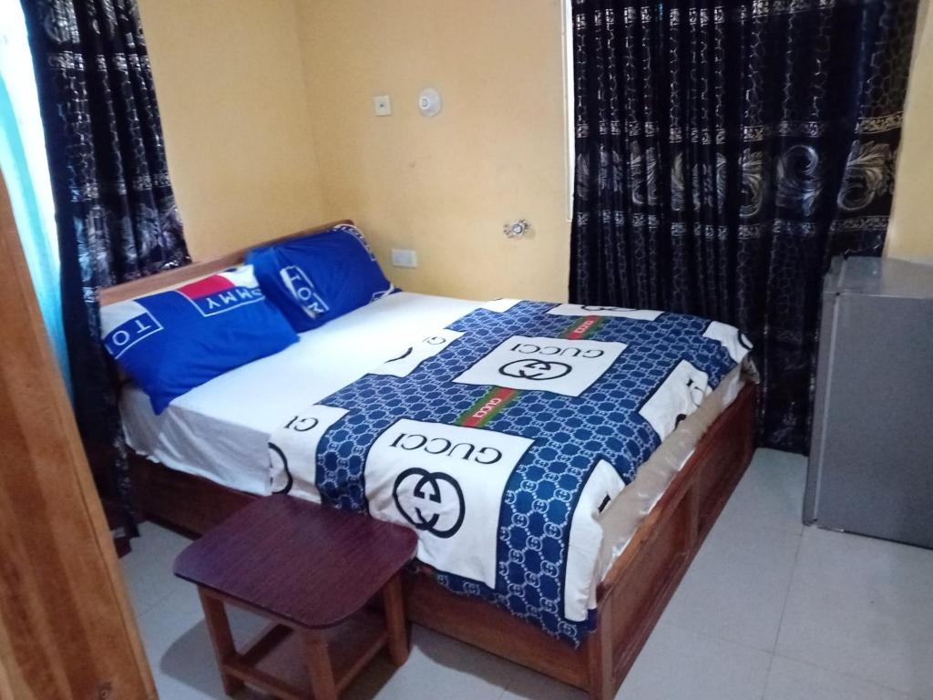 Mary queen hotels and suites photo 3