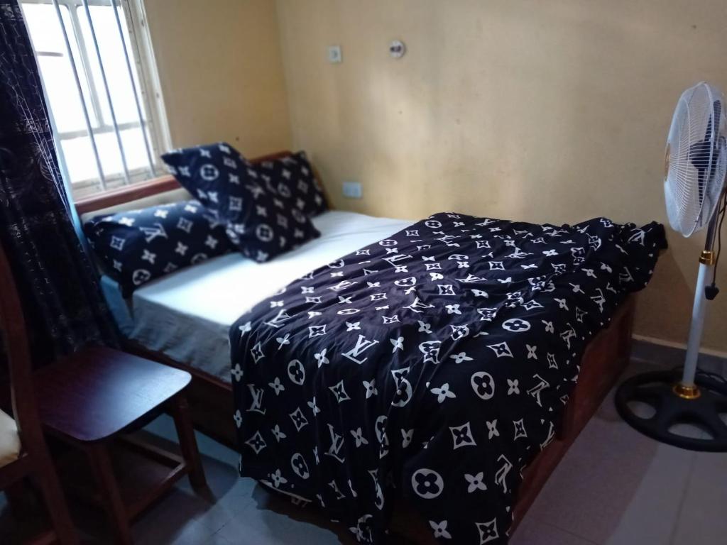 Mary queen hotels and suites