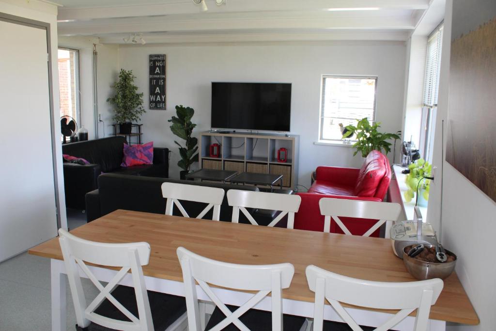 vrijstaande ruime familiewoning landelijk gelegen photo 3