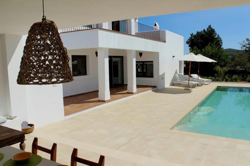 Casa Serena con piscina y jardín photo 4