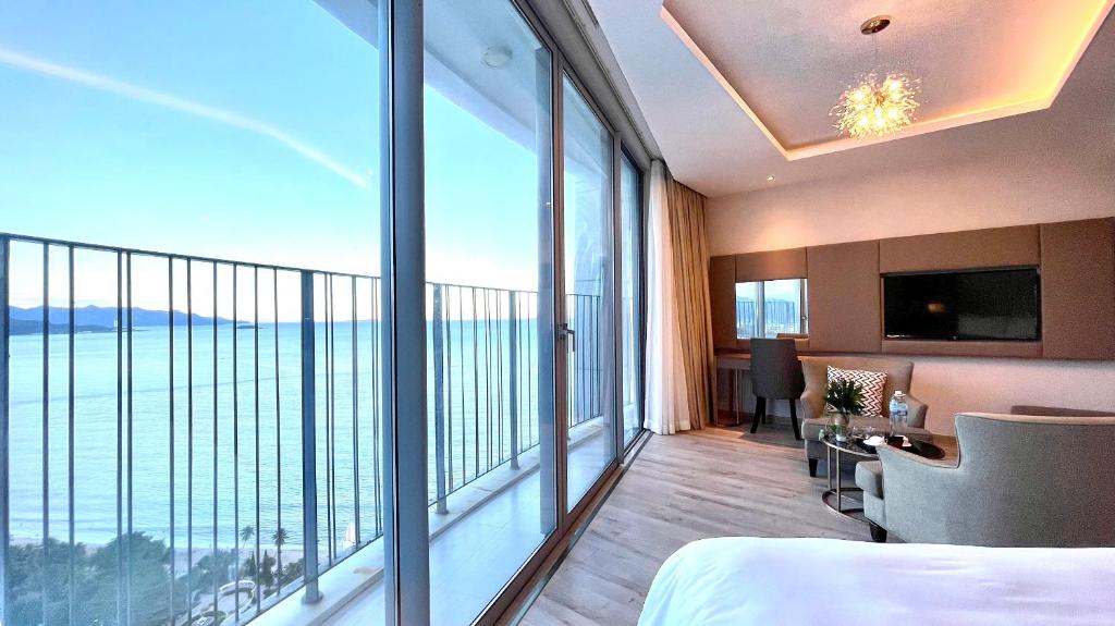 Mika Ocean View Panorama