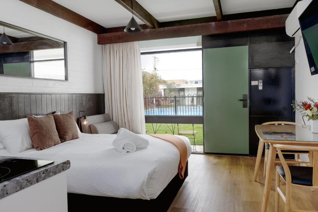 m hotel