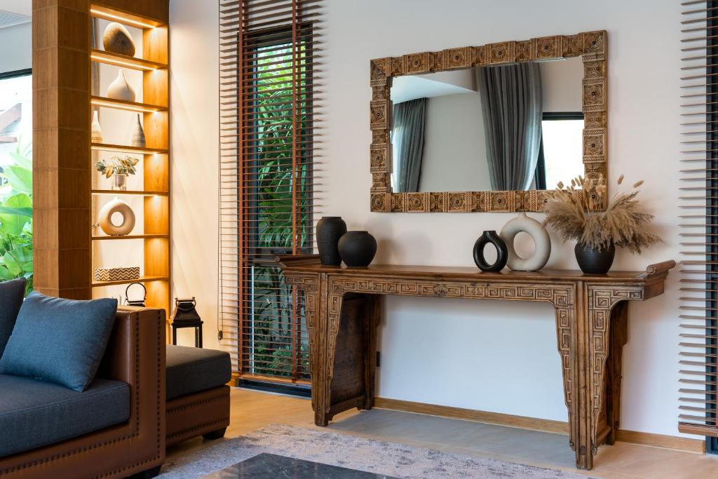 Breathtaking 4-Bedroom Villa near BangTao beach photo 4