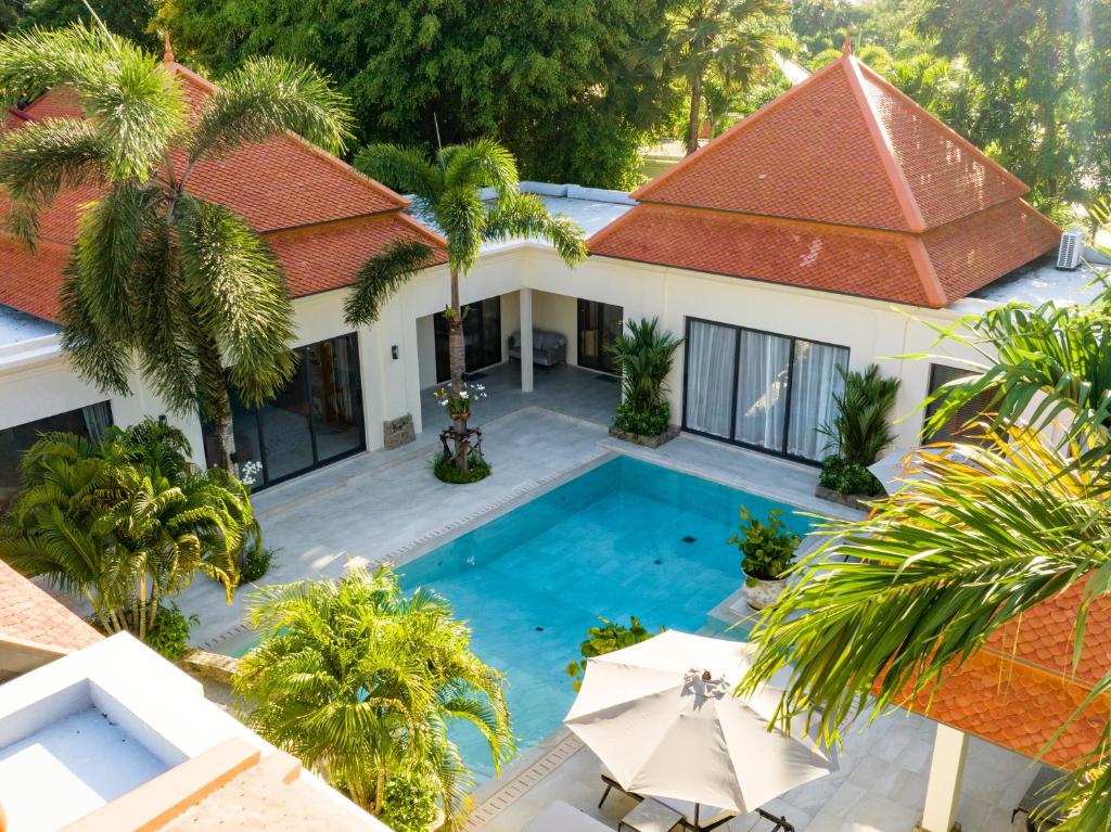 Breathtaking 4-Bedroom Villa near BangTao beach