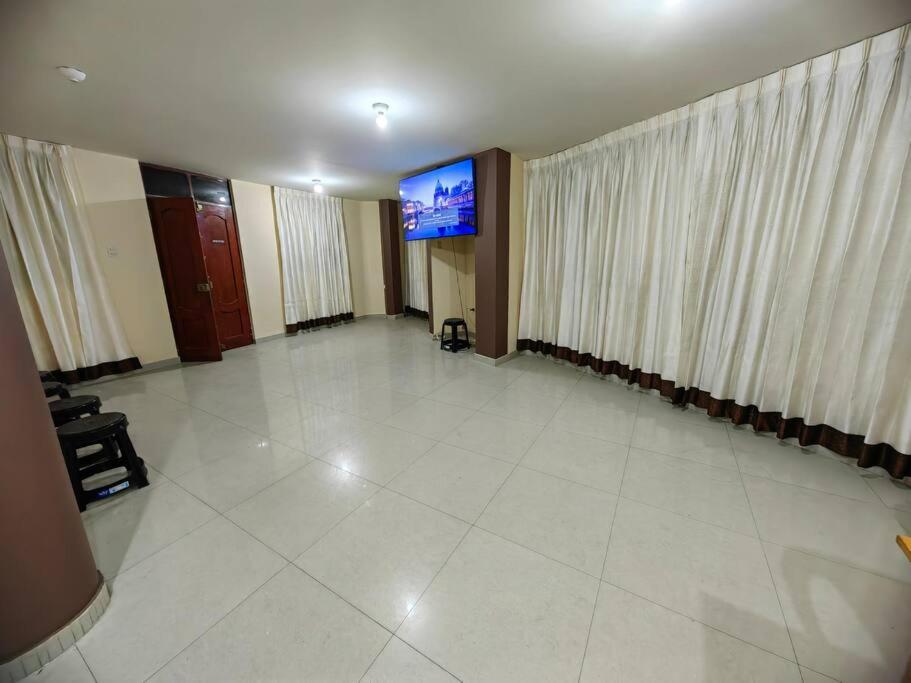 Amplio Departamento en 2do piso photo 1