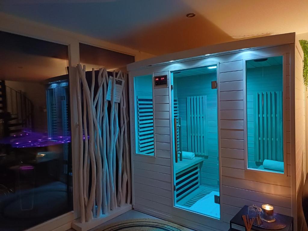Le LOFT, MoonLOVE, Jacuzzi et sauna privatifs sur terrasse, 120m2 photo 1