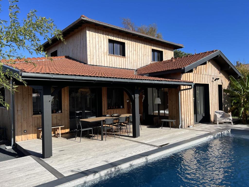 Villa avec piscine chauffée