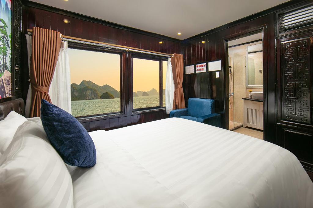 Ha Long Fantasea Legend Cruise