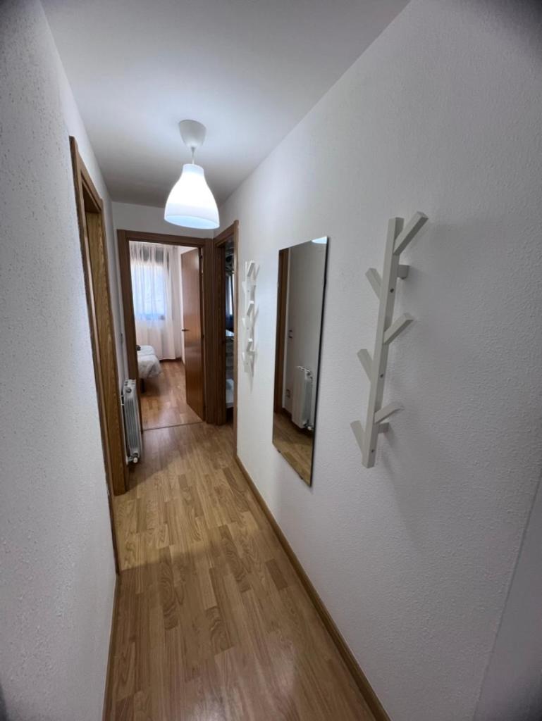 Apartamento en Sabiñánigo para grupos con amplia y soleada terraza photo 1
