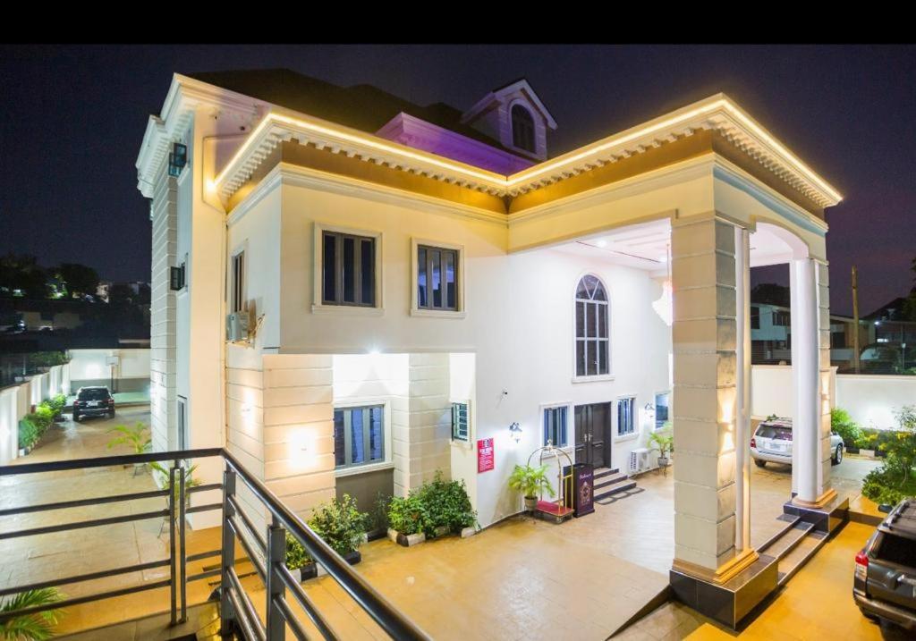 ED&DRE Luxuria Hotel