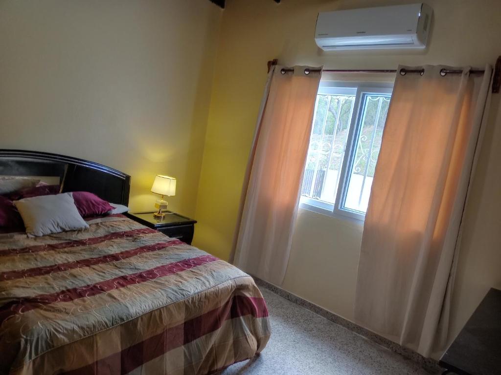 Casa full amueblada- próximo al salvador del mundo!