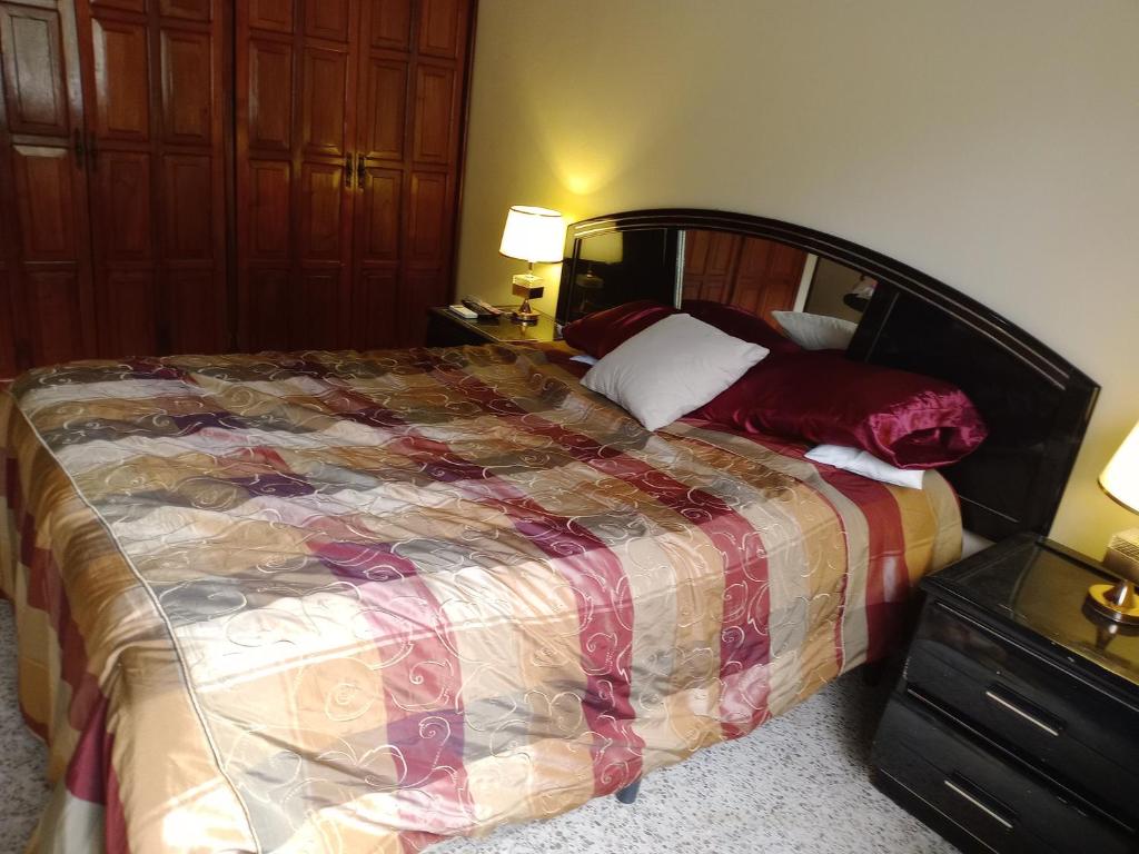 Casa full amueblada- próximo al salvador del mundo! photo 2