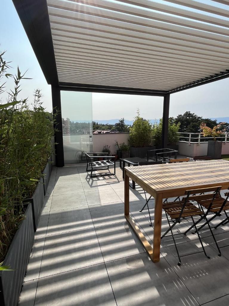 IMMODREAMS - L'Attik with lake views and 80m2 terrace photo 4