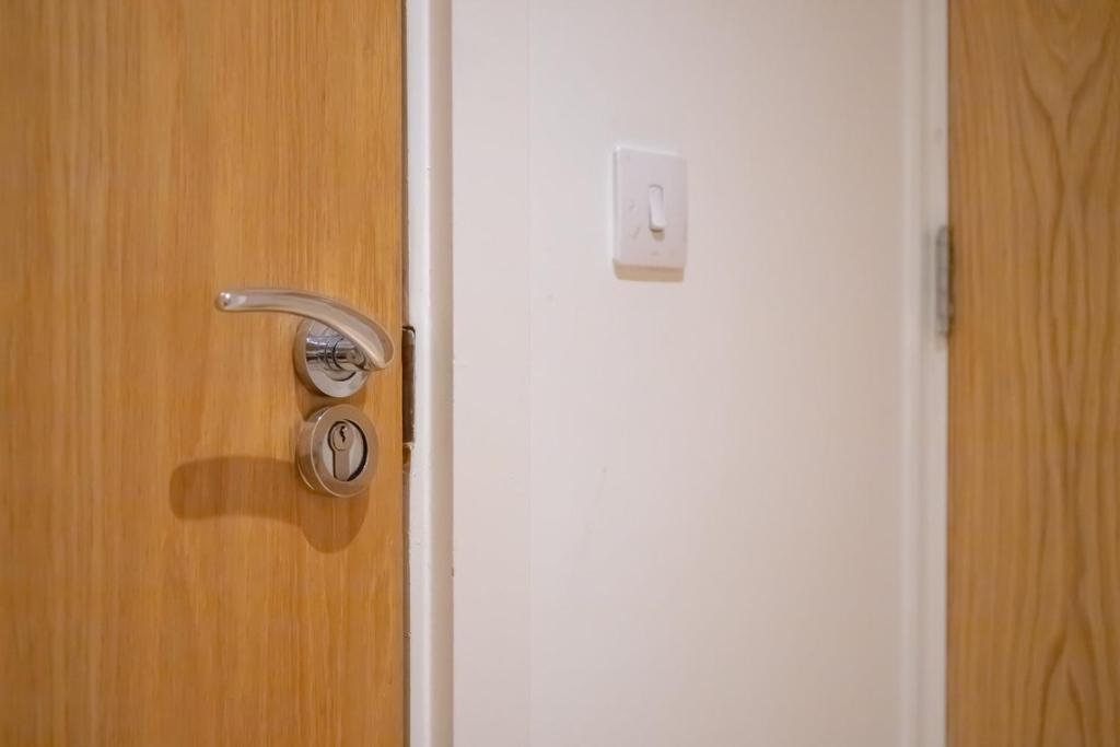 GuestReady - City Centre Apartment, Sleep 4 - Tap to explore photos