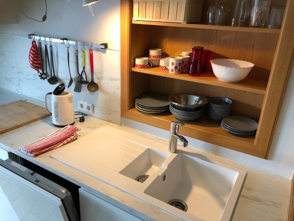 Rote Etage Pension mit Balkon, 4 km von Kitzingen nur 16 km von Würzburg! photo 1