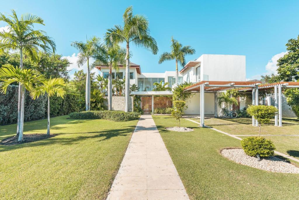 Luxurious and modern Villa with Pool at Yarari photo 2