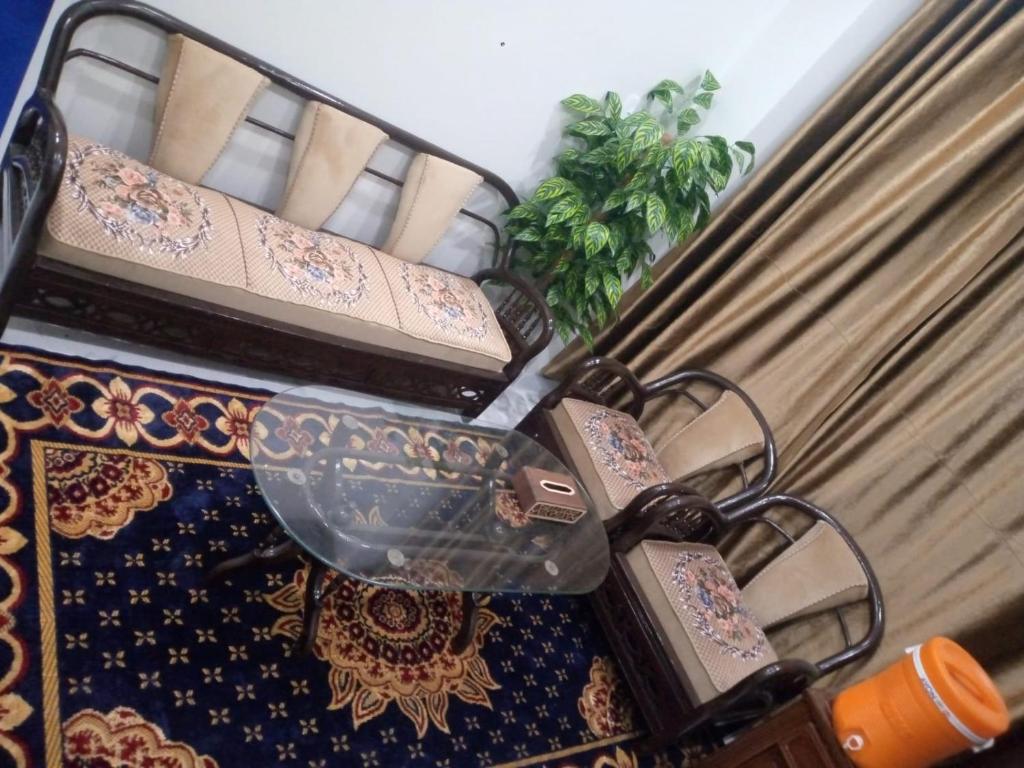 Rehan's 1 bed Apartment with Free Wifi , Warm Water, Functional Kitchen photo 3