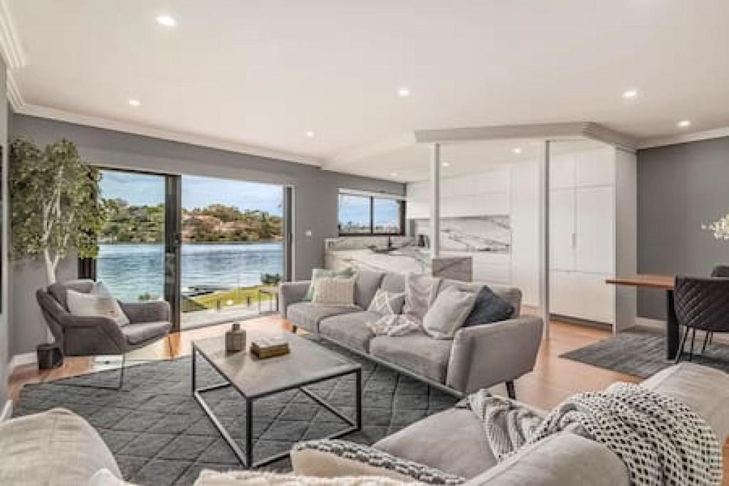 Waterfront Oasis - Abbotsford
