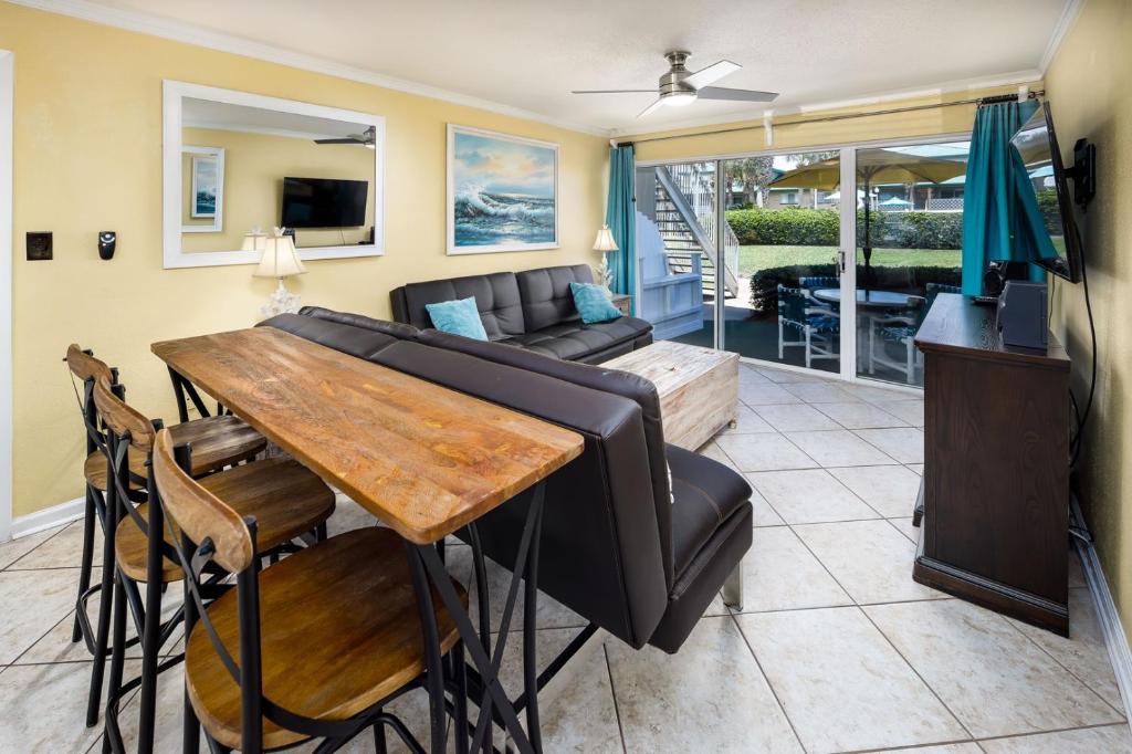 Seaspray Condos 214B image