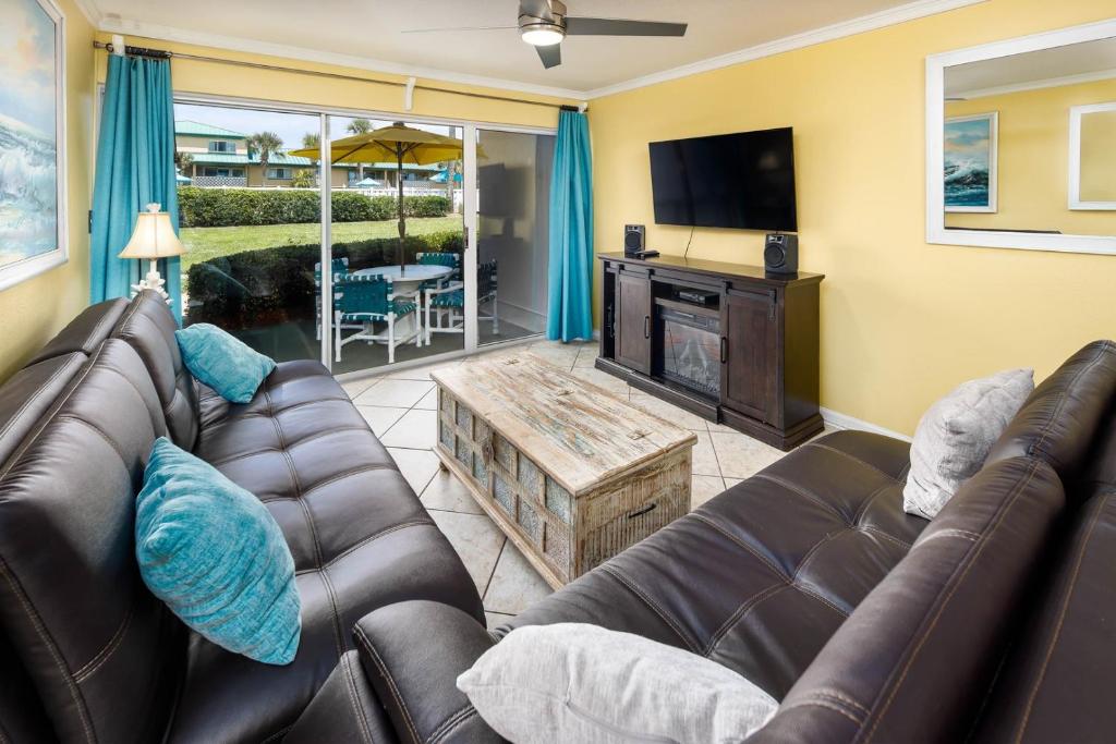 Seaspray Condos 214B photo 2