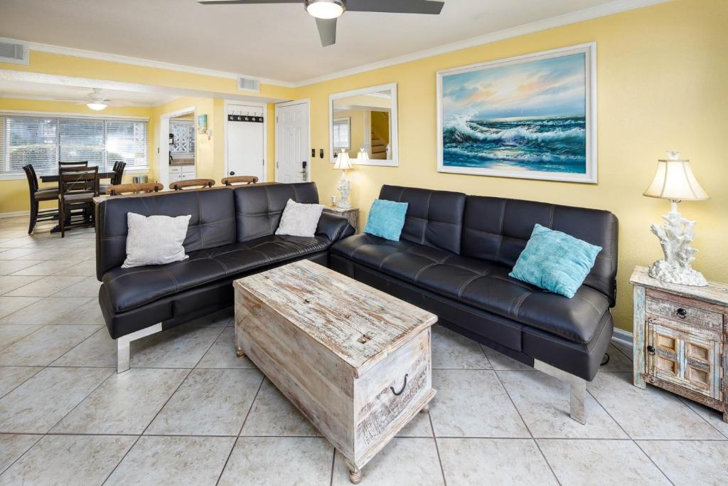 Seaspray Condos 214B photo 3