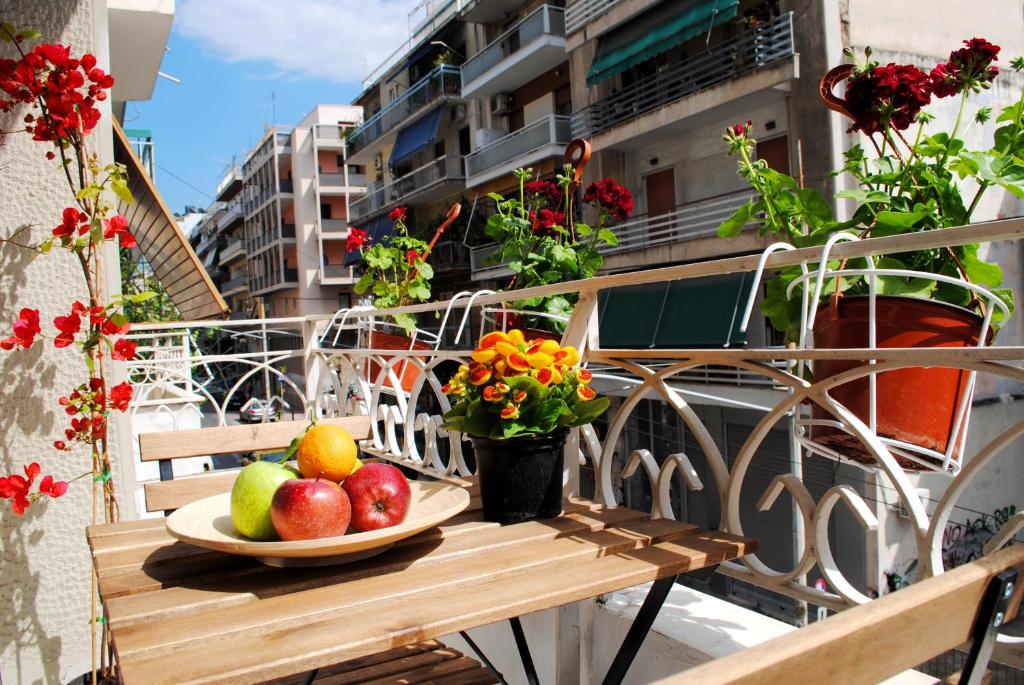Athens Smart Stay Apartment - Tap to explore photos
