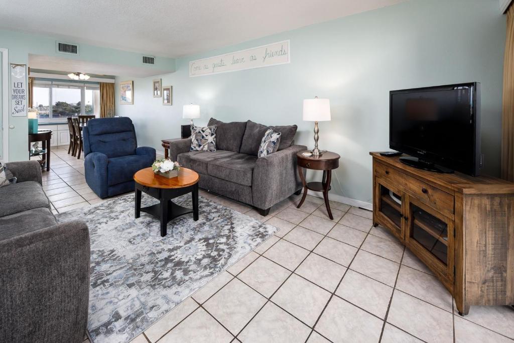 Seaspray Condos 104D photo 2