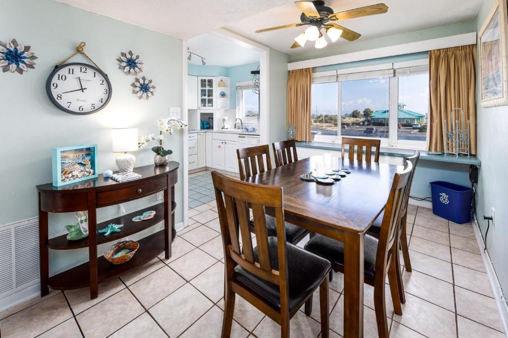 Seaspray Condos 104D photo 4