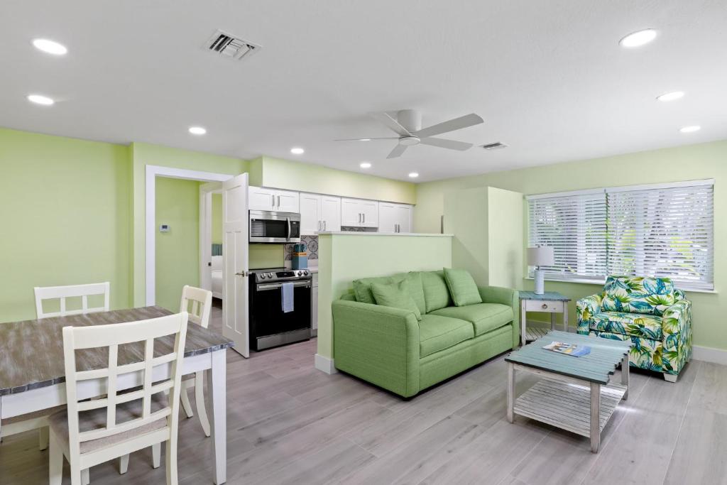 Pirates Retreat Cottage at Palmview Inn of Sanibel