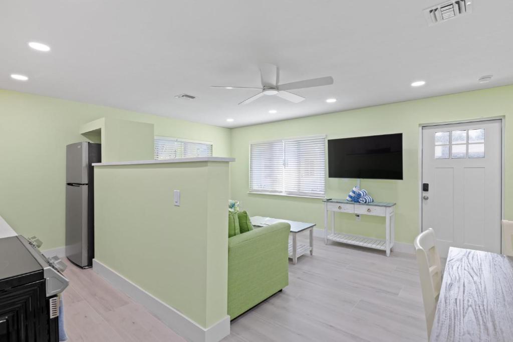 Pirates Retreat Cottage at Palmview Inn of Sanibel photo 3