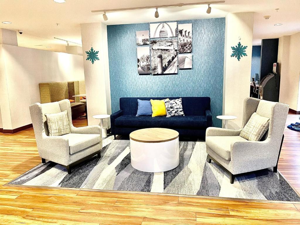 MainStay Suites St Louis Airport photo 3