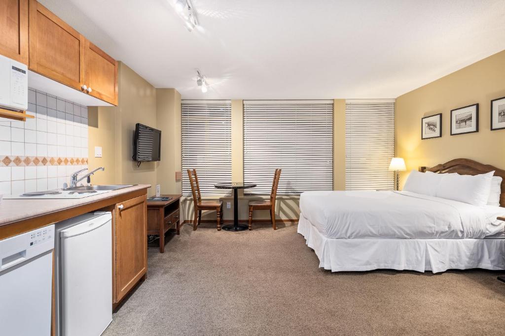 Cascade Lodge suite WIFI cable HDTV pool hot tubs sauna gym