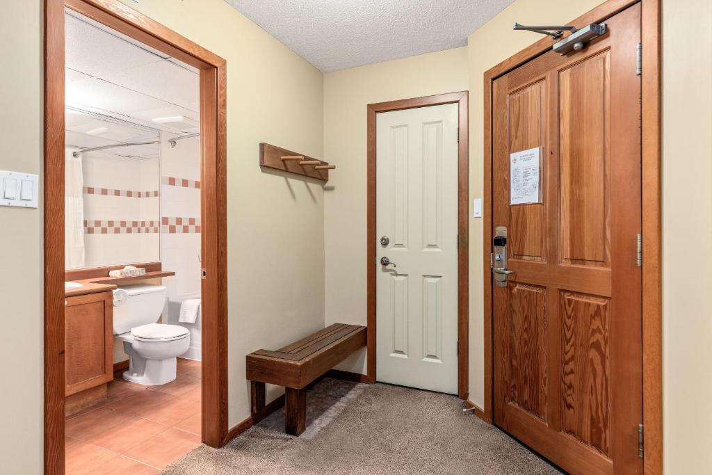 Cascade Lodge suite WIFI cable HDTV pool hot tubs sauna gym photo 2